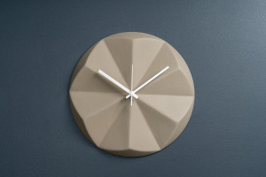 Часы керамические серые Симпл 33.5*33.5*4.5 см