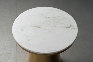Кофейный столик Корк с белой мраморной столешницей малый