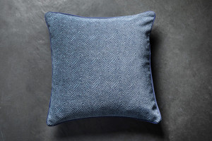 Подушка синяя Твид 50×50 см
