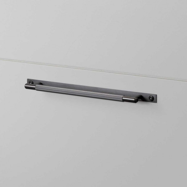 Ручка Linear Plate Gun metal Medium