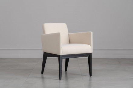 Устраивайтесь поудобнее: новые стулья в Dantone Home